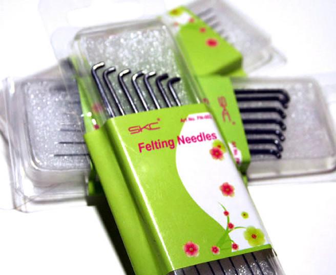 7 fine gauge 77mm triangular barbed felting needles. - Cupid Falls Farm