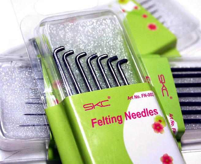 7 fine gauge 77mm triangular barbed felting needles. - Cupid Falls Farm